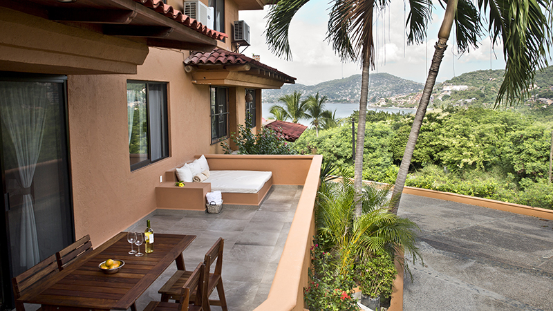 Punta Marina 01 - Zihuatanejo Vacation Rentals Day Bed