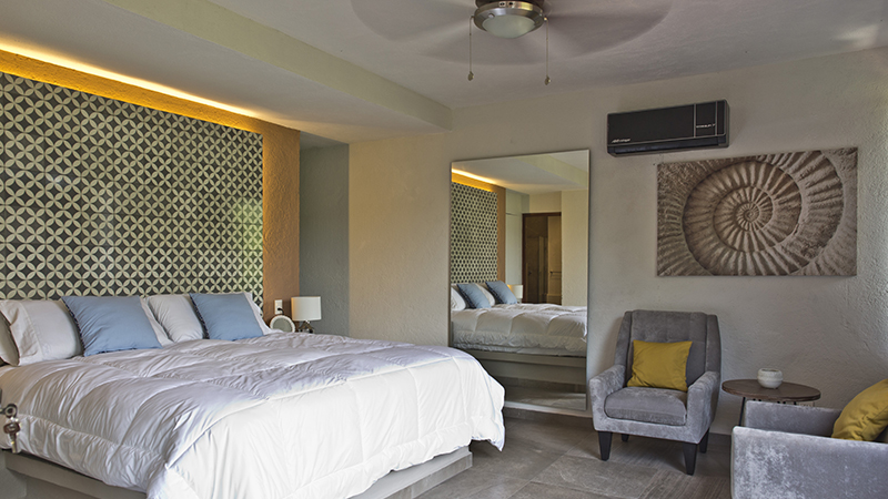 Punta Marina 01 - Zihuatanejo Vacation Rentals Room1